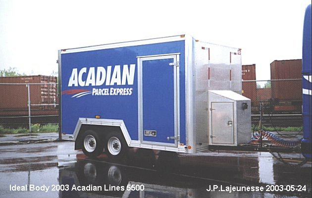 BUS/AUTOBUS: Idealbody Remorque 2003 Acadian