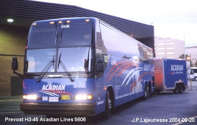 BUS/AUTOBUS: Prevost H3-45 2002 Acadian
