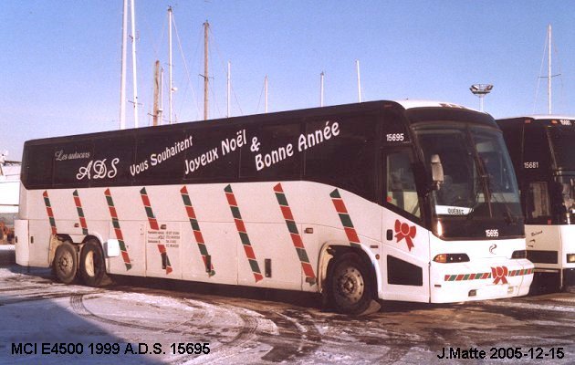 BUS/AUTOBUS: MCI E45400 1999 A.D.S.