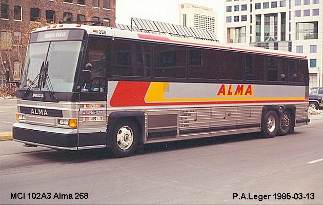 BUS/AUTOBUS: MCI 102A3 1982 Alma