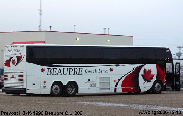 BUS/AUTOBUS: Prevost H3-45 1999 Beaupré Coach Lines