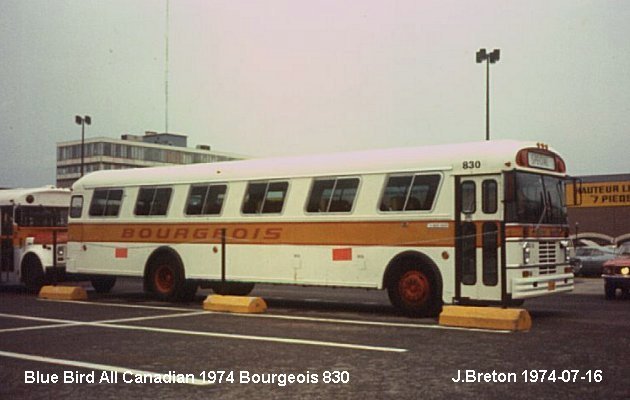 BUS/AUTOBUS: Blue Bird Canadianna 1974 Bourgeois