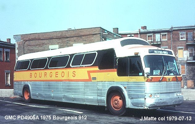 BUS/AUTOBUS: GMC P8M4905A 1975 Bourgeois