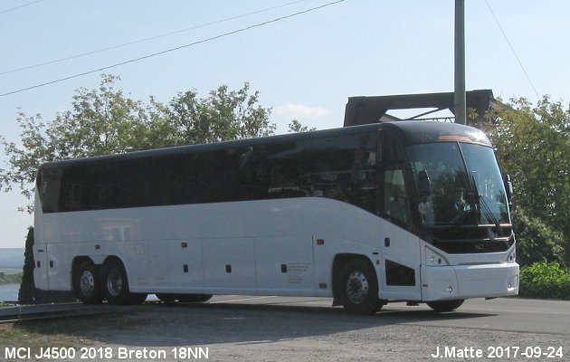BUS/AUTOBUS: MCI J4500 2018 Breton
