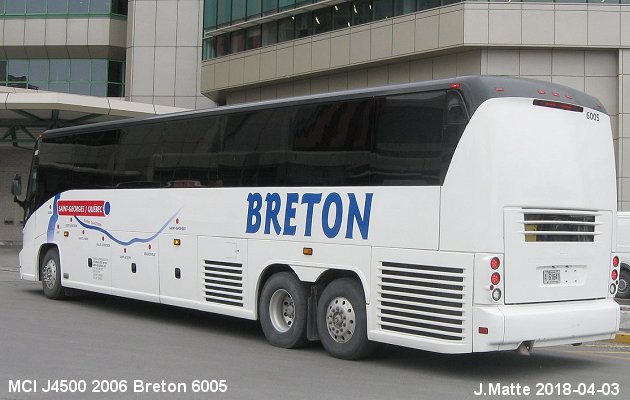 BUS/AUTOBUS: MCI J4500 2006 Breton