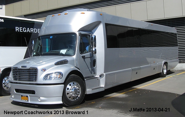 BUS/AUTOBUS: Newport Coachwork Limo 2013 Broward