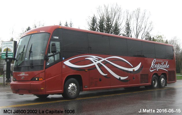 BUS/AUTOBUS: MCI J4500 2002 La Capitale