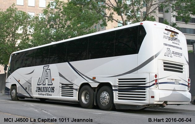 BUS/AUTOBUS: MCI J4500 2010 La Capitale