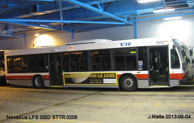 BUS/AUTOBUS: Novabus LFS 2002 STTR