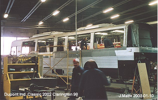 BUS/AUTOBUS: Dupont Industries Classic 2002 Clarington