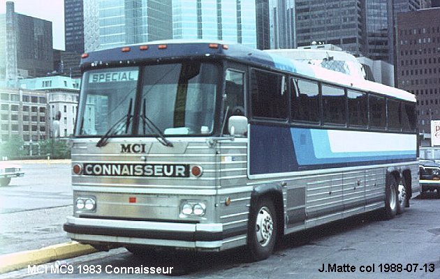 BUS/AUTOBUS: MCI MC 9 1982 Connaisseur