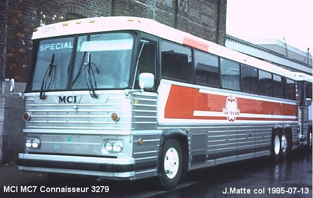BUS/AUTOBUS: MCI MC 9 1979 Connaisseur