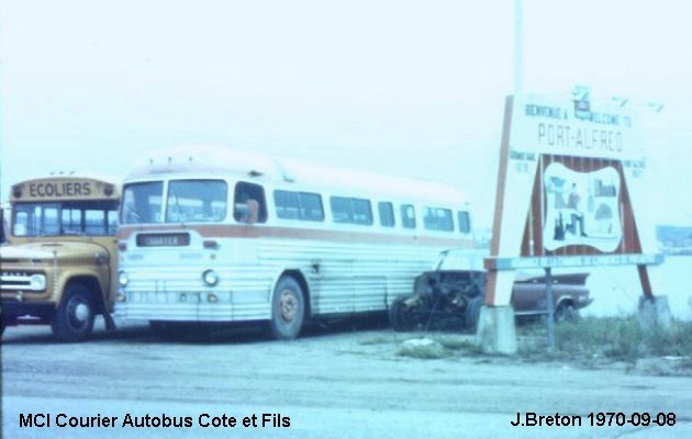BUS/AUTOBUS: MCI Courier 1958 Cote et Fils