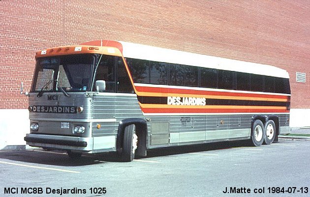 BUS/AUTOBUS: MCI MC 8 B 1975 Desjardin