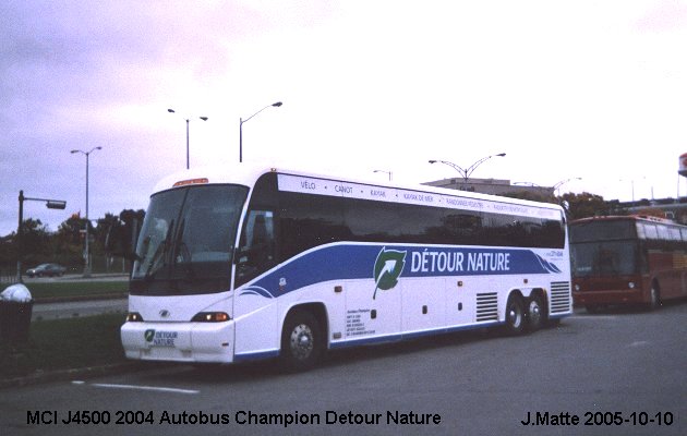 BUS/AUTOBUS: MCI J4500 2004 Detour Nature