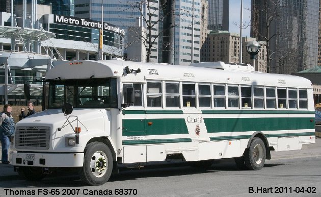 BUS/AUTOBUS: Thomas FS-65 2007 DND Canada