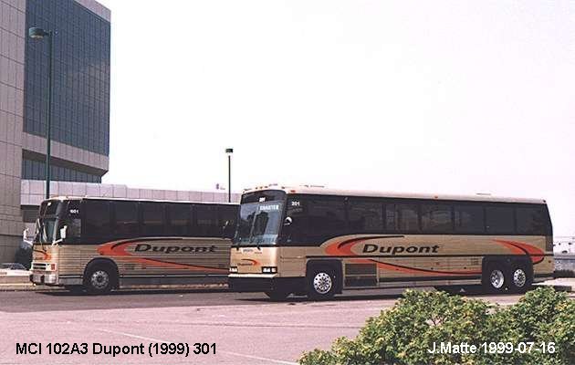 BUS/AUTOBUS: MCI MC 102 A 3 1992 Dupont (1999)