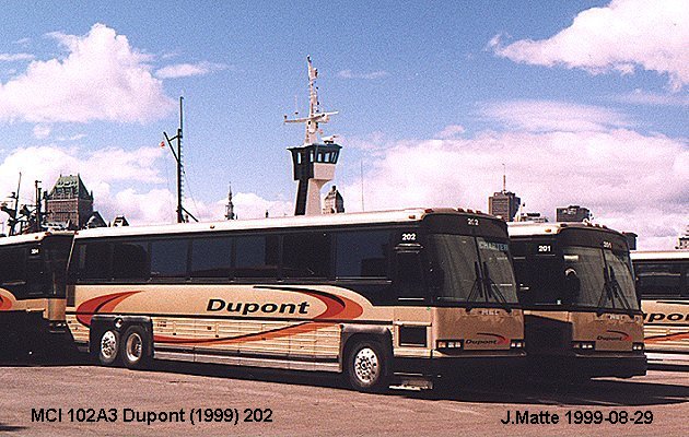 BUS/AUTOBUS: MCI MC 102 A 3 1992 Dupont (1999)