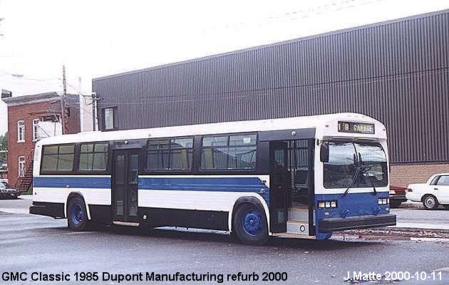 BUS/AUTOBUS: Dupont Industries Classic 2000 Dupont Ind.