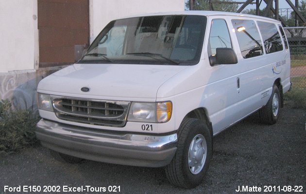 BUS/AUTOBUS: Ford E150 2002 Excel-Tours
