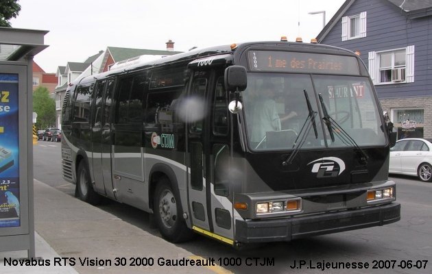 BUS/AUTOBUS: Novabus RTS Vision 30 2000 Gaudreault
