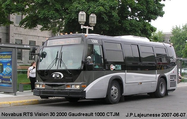 BUS/AUTOBUS: Novabus RTS Vision 30 2000 Gaudreault