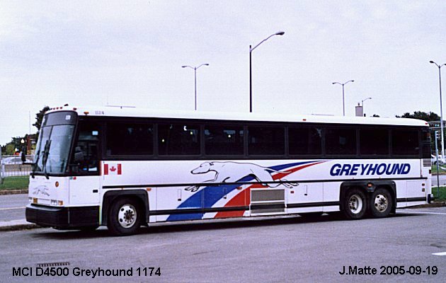 BUS/AUTOBUS: MCI D4500 2000 Greyhound Canada