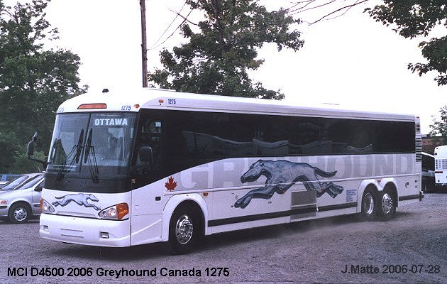 BUS/AUTOBUS: MCI D4500 2006 Greyhound (Canada)