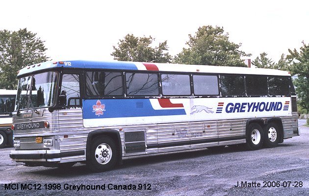 BUS/AUTOBUS: MCI MC 12 1998 Greyhound (Canada)