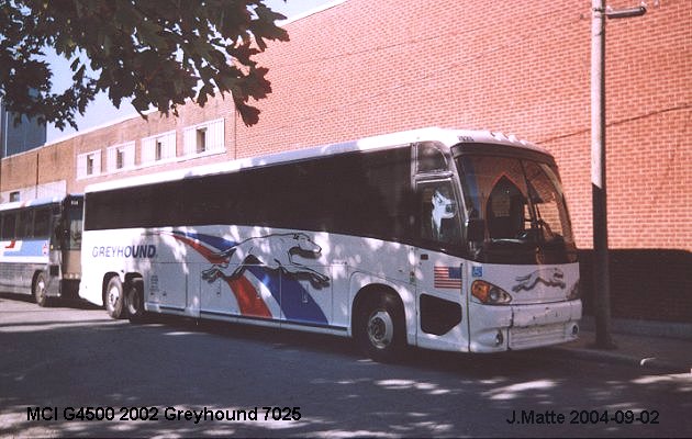 BUS/AUTOBUS: MCI G4500 2002 Greyhound