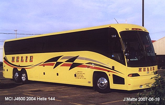 BUS/AUTOBUS: MCI J4500 2004 Helie