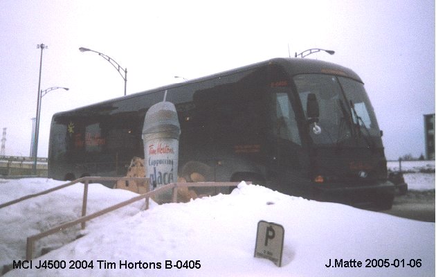 BUS/AUTOBUS: MCI J4500 2004 Tim Hortons