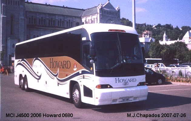 BUS/AUTOBUS: MCI J4500 2006 Howard