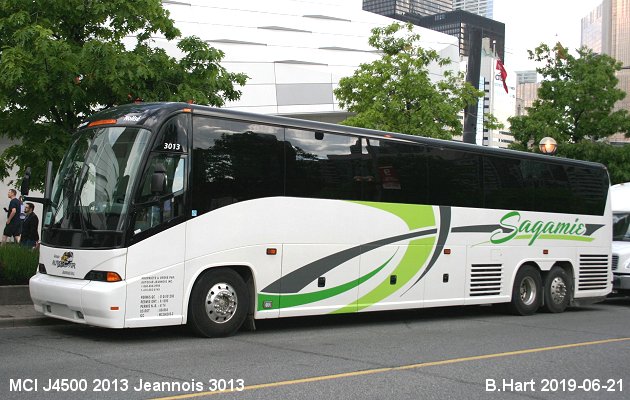 BUS/AUTOBUS: MCI J4500 2013 Jeannois