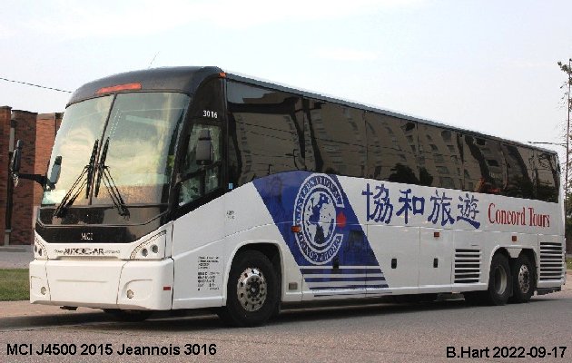 BUS/AUTOBUS: MCI J4500 2015 Jeannois
