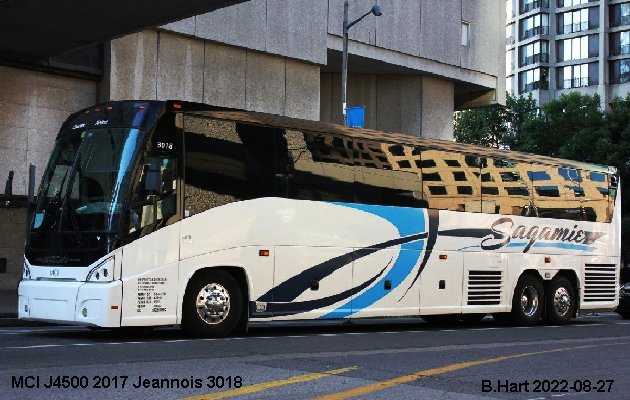 BUS/AUTOBUS: MCI J4500 2017 Jeannois