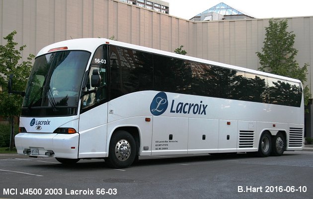 BUS/AUTOBUS: MCI J4500 2003 Lacroix