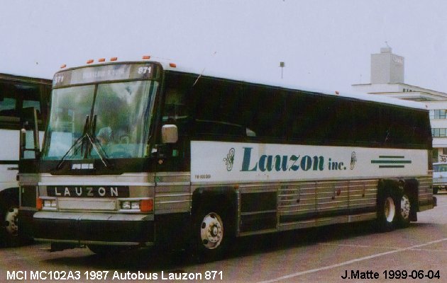 BUS/AUTOBUS: MCI 102A3 1987 Lauzon