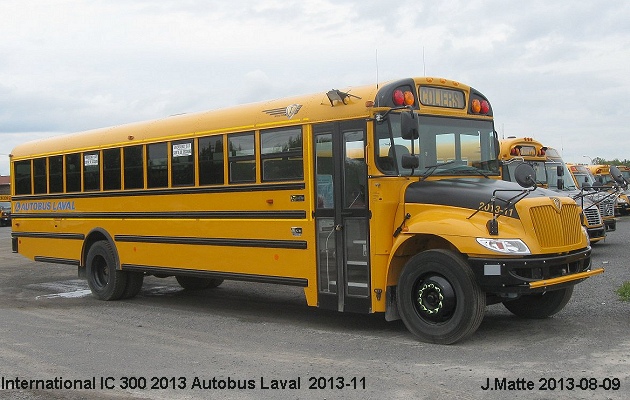 BUS/AUTOBUS: International IC 300 2013 Autobus Laval