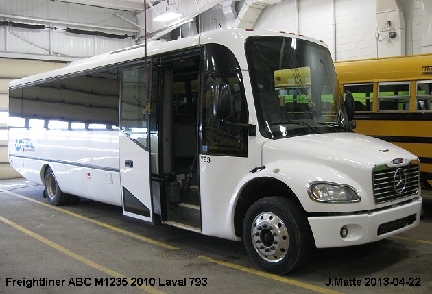 BUS/AUTOBUS: ABC M1235 2010 Autobus Laval