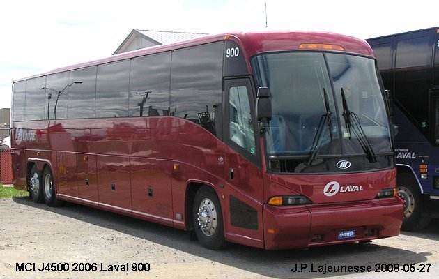 BUS/AUTOBUS: MCI J4500 2006 Laval