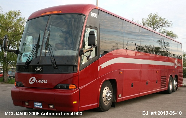 BUS/AUTOBUS: MCI J4500 2006 Autobus Laval