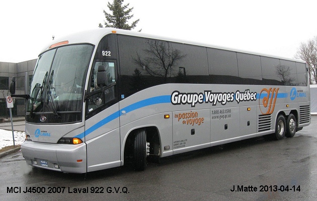 BUS/AUTOBUS: MCI J4500 2007 Autobus Laval