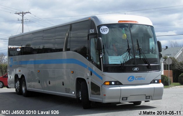 BUS/AUTOBUS: MCI J4500 2010 Laval