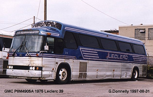 BUS/AUTOBUS: GMC P8M4905A 1975 Leclerc