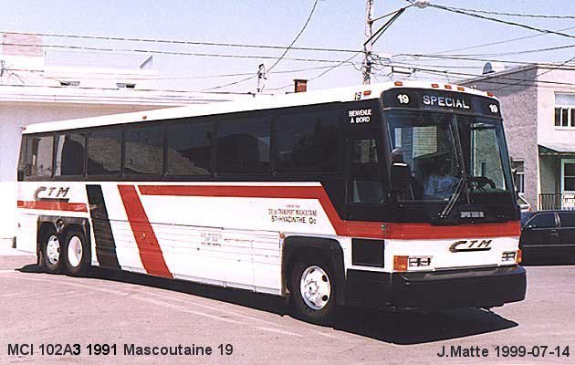 BUS/AUTOBUS: MCI MC 102 A 3 1991 Mascoutaine
