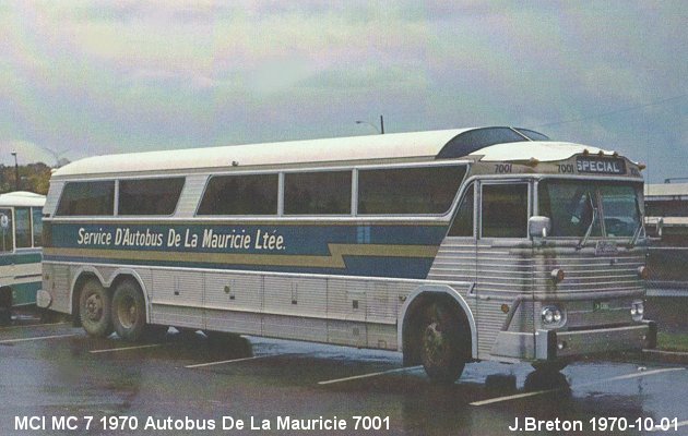 BUS/AUTOBUS: MCI MC 7 1970 Autobus Mauricie