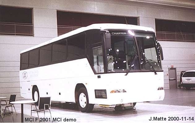 BUS/AUTOBUS: MCI F3500 2001 MCI