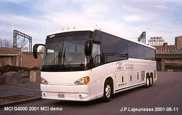 BUS/AUTOBUS: MCI G4000 2001 MCI