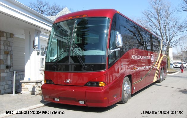 BUS/AUTOBUS: MCI J4500 2009 MCI